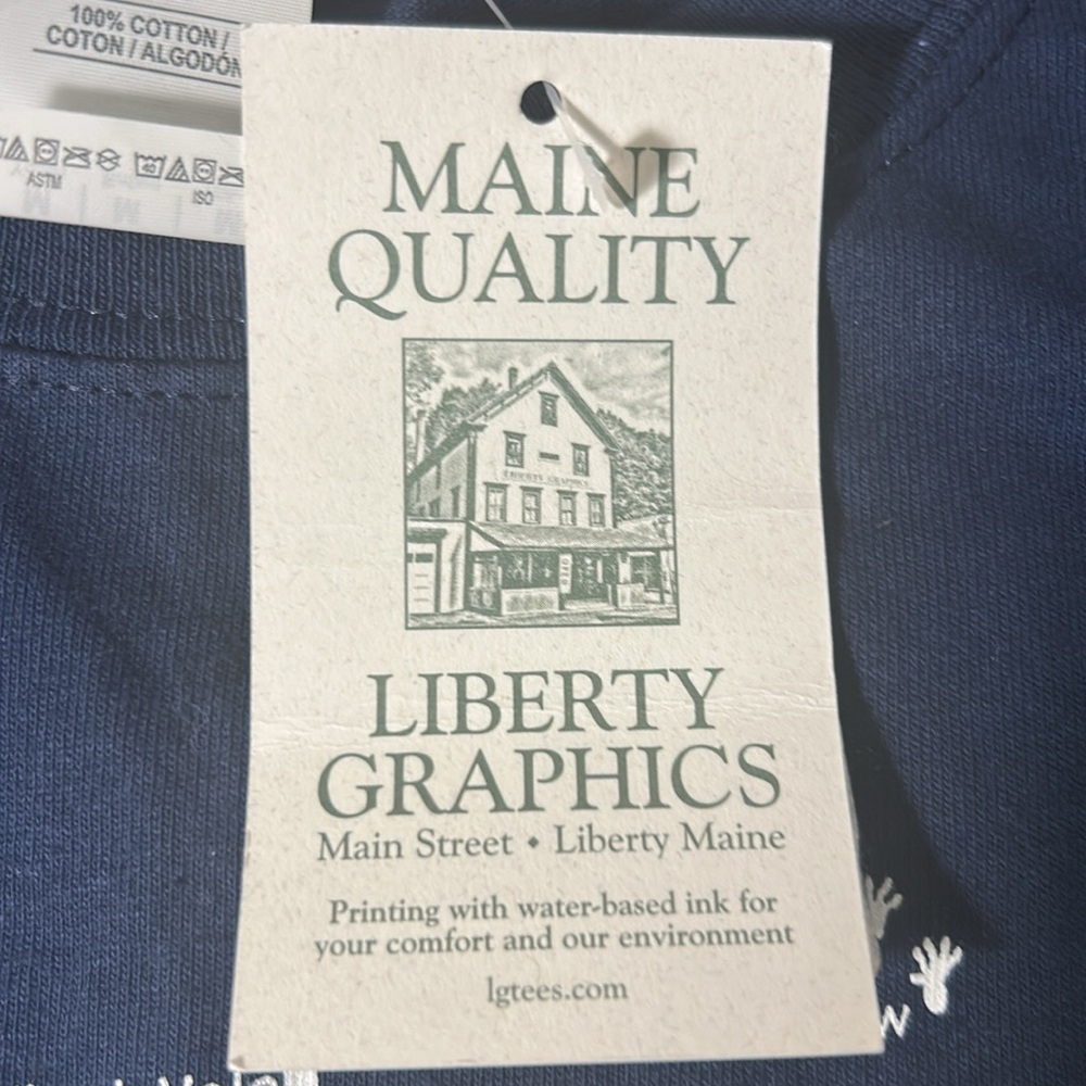 Footprints of Maine glow in the dark graphic printed tee size medium - Picture 5 of 9